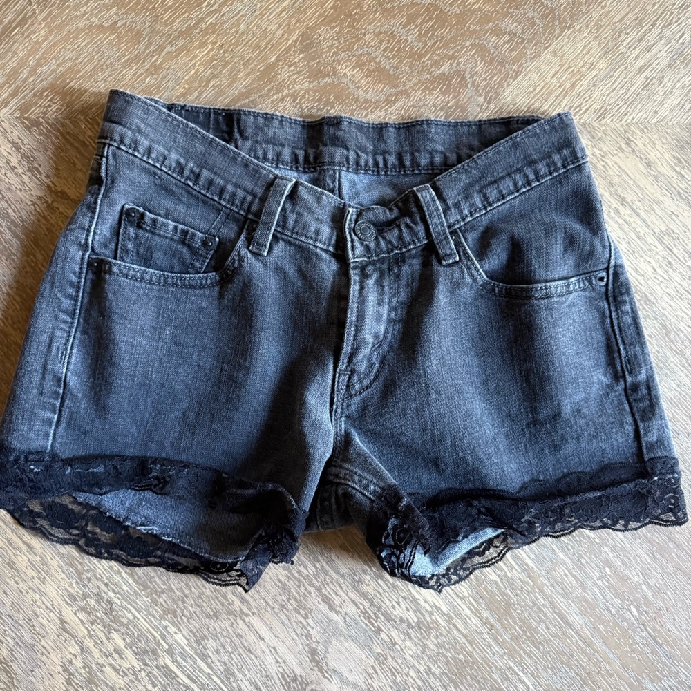 Women's Black Levi Denim Shorts with Lace Trim size 7 - Picture 12 of 12